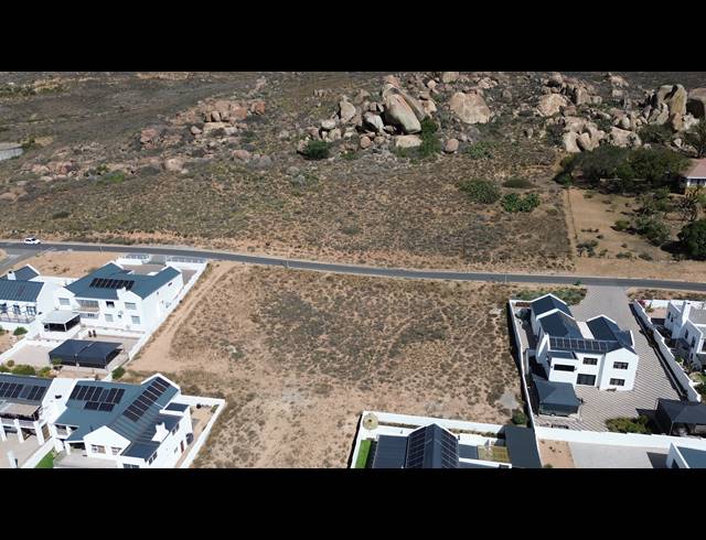 812M² VACANT LAND FOR SALE IN DA GAMA BAY